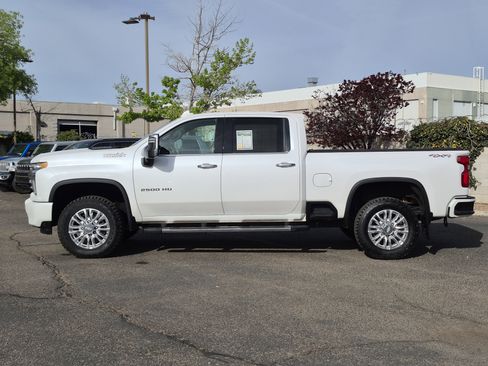 Used 2020 Chevrolet Silverado 2500 High Country w/ Technology Package image 4