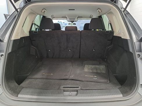 Used 2023 Nissan Rogue S image 27