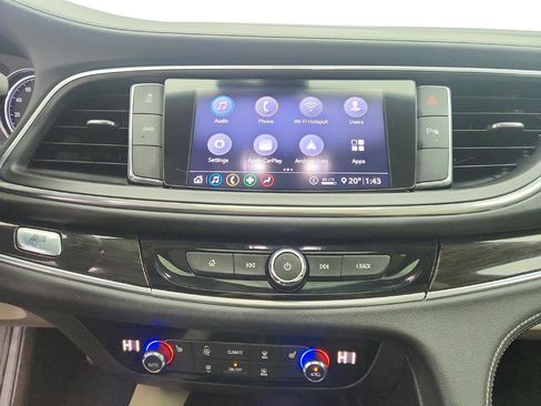 Used 2020 Buick Enclave Essence image 18