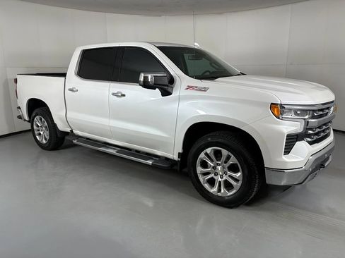 Used 2023 Chevrolet Silverado 1500 LTZ w/ LTZ Premium Package AWD/4WD image 9
