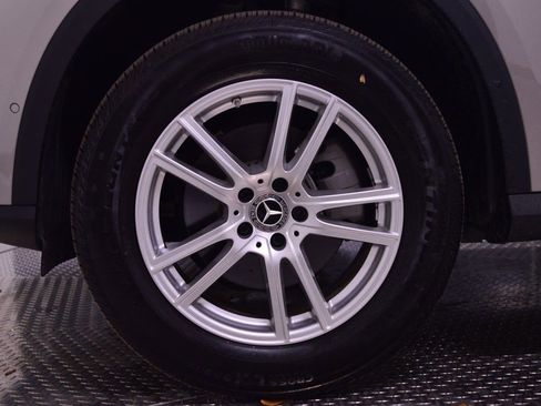 Used 2023 Mercedes-Benz GLC 300 4MATIC image 13