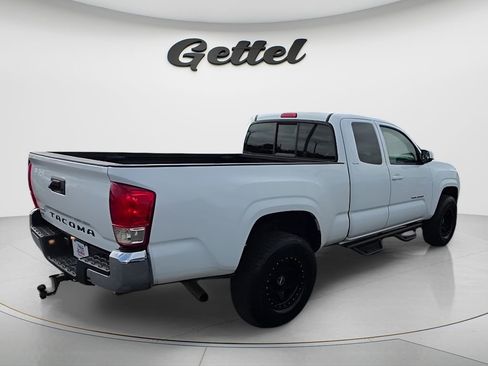 Used 2016 Toyota Tacoma SR5 image 13