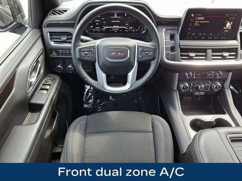 Used 2024 GMC Yukon SLE AWD/4WD image 3