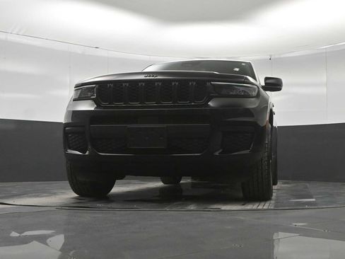 Used 2022 Jeep Grand Cherokee L Laredo AWD/4WD image 32