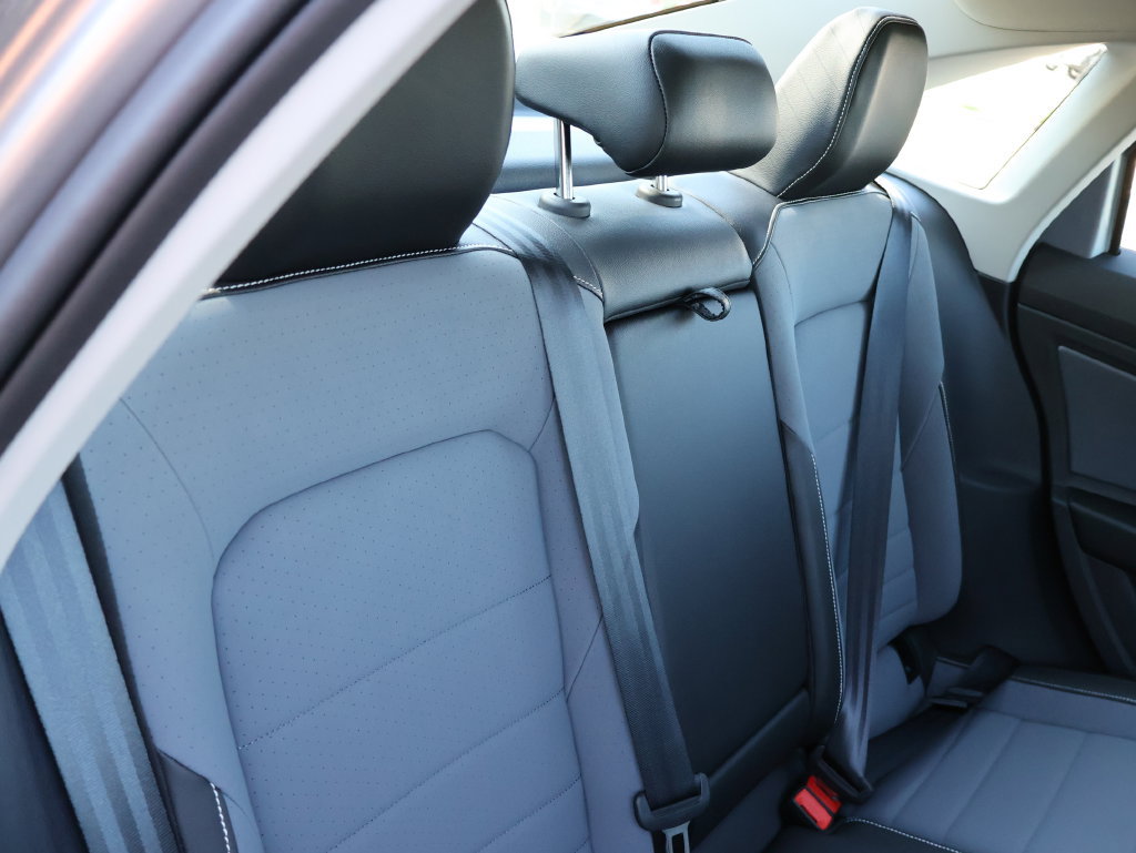 Certified 2026 Volkswagen Jetta SE FWD image 30