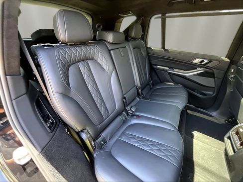 Used 2022 BMW X7 M50i w/ Dynamic Handling Package AWD/4WD image 25