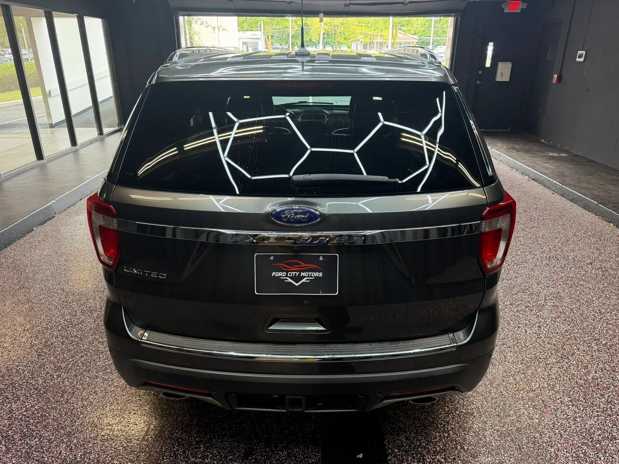 Used 2019 Ford Explorer Limited w/ Class III Trailer Tow Package FWD image 8
