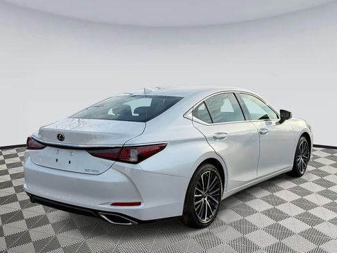 Used 2025 Lexus ES 350 Premium image 2