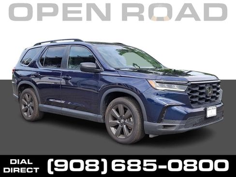 Used 2025 Honda Pilot Sport image 1