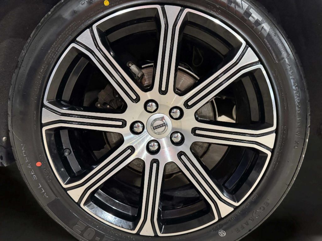 Used 2020 Volvo XC60 T5 Inscription w/ Protection Package AWD/4WD image 31