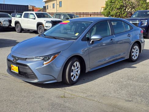 Used 2024 Toyota Corolla LE image 2