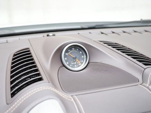 Used 2017 Porsche Cayenne Turbo AWD image 62