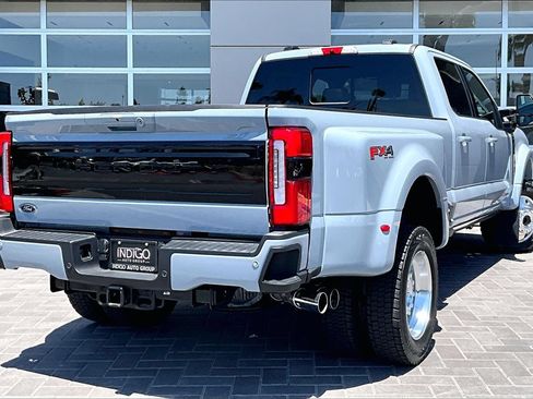 Used 2025 Ford F450 Platinum w/ FX4 Off-Road Package AWD/4WD image 13