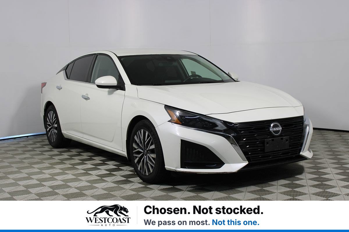 Used 2023 Nissan Altima 2.5 SV FWD image 1