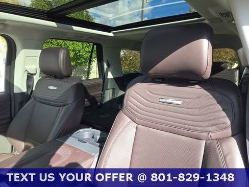 New 2025 Ford Expedition Platinum w/ Platinum Ultimate Package AWD/4WD image 16
