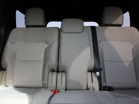 Used 2019 Ford Explorer 4WD w/ Class III Trailer Tow Package image 13