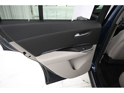 Used 2021 Cadillac XT4 Luxury w/ Cold Weather Package image 25