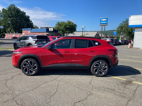 New 2026 Chevrolet Trax RS w/ Driver Confidence Package FWD image 4