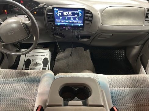 Used 2002 Ford F150 XLT image 14