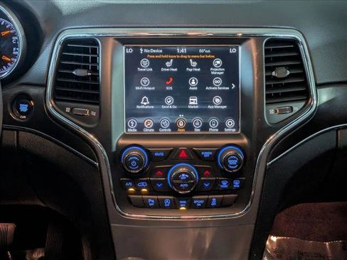 Used 2018 Jeep Grand Cherokee Limited image 16