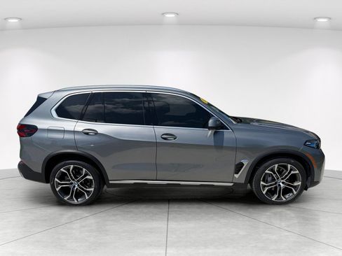 Used 2024 BMW X5 sDrive40i w/ Premium Package RWD image 3