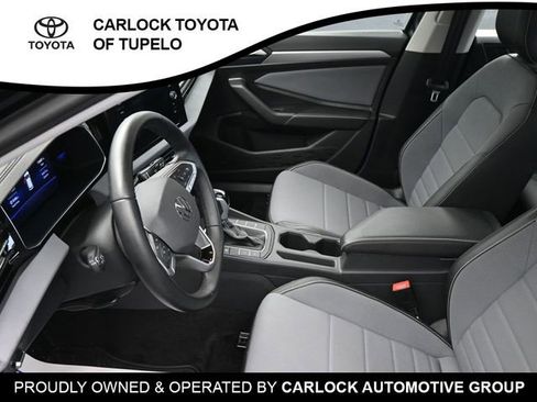 Used 2025 Volkswagen Jetta SE w/ Sunroof Package image 11