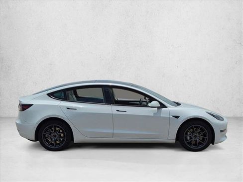 Used 2022 Tesla Model 3 Long Range AWD/4WD image 4