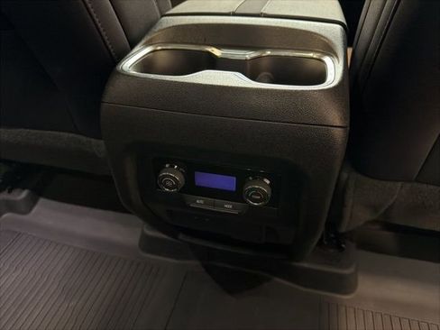 Used 2025 Chevrolet Traverse Z71 w/ Enhanced Driving Package AWD/4WD image 42