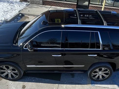 Used 2018 Cadillac Escalade Premium Luxury image 11