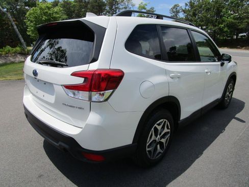 Used 2021 Subaru Forester Premium AWD/4WD image 7