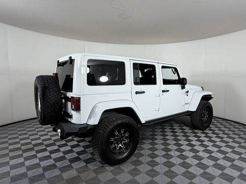 Used 2012 Jeep Wrangler Unlimited Sahara AWD/4WD image 4