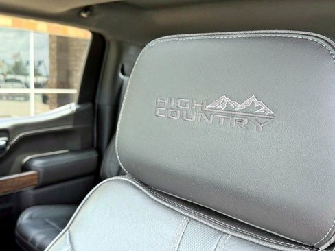 Used 2019 Chevrolet Silverado 1500 High Country w/ Technology Package AWD/4WD image 21