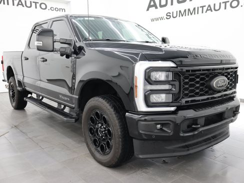 Used 2025 Ford F350 Lariat w/ Lariat Ultimate Package AWD/4WD image 2