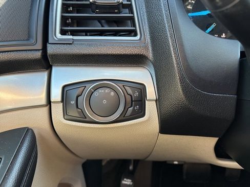 Used 2018 Ford Explorer FWD image 7