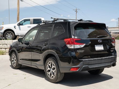 Used 2019 Subaru Forester Premium w/ Popular Package #1 AWD/4WD image 5