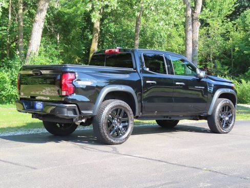 Used 2024 Chevrolet Colorado Trail Boss w/ Technology Package AWD/4WD image 3