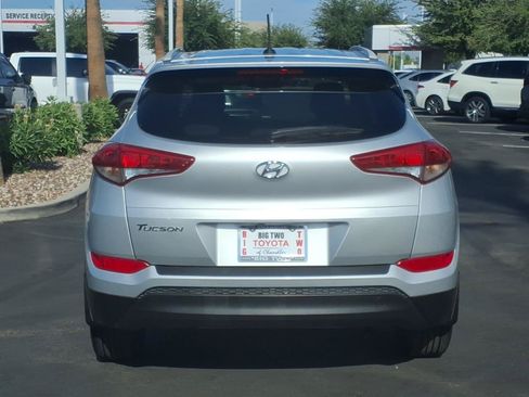 Used 2017 Hyundai Tucson SE w/ SE Popular Package 02 FWD image 5