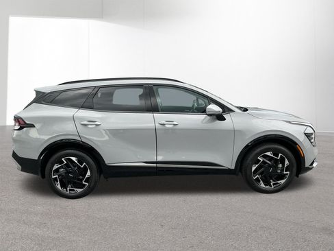 Used 2025 Kia Sportage SX AWD/4WD image 2