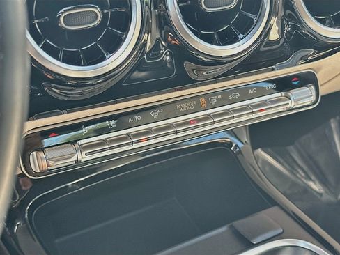 Used 2025 Mercedes-Benz CLA 250 image 14