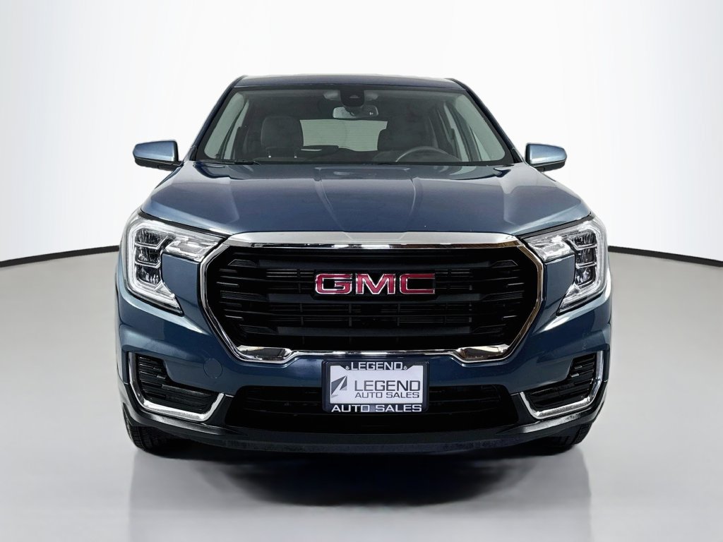 Used 2024 GMC Terrain SLE AWD/4WD image 3