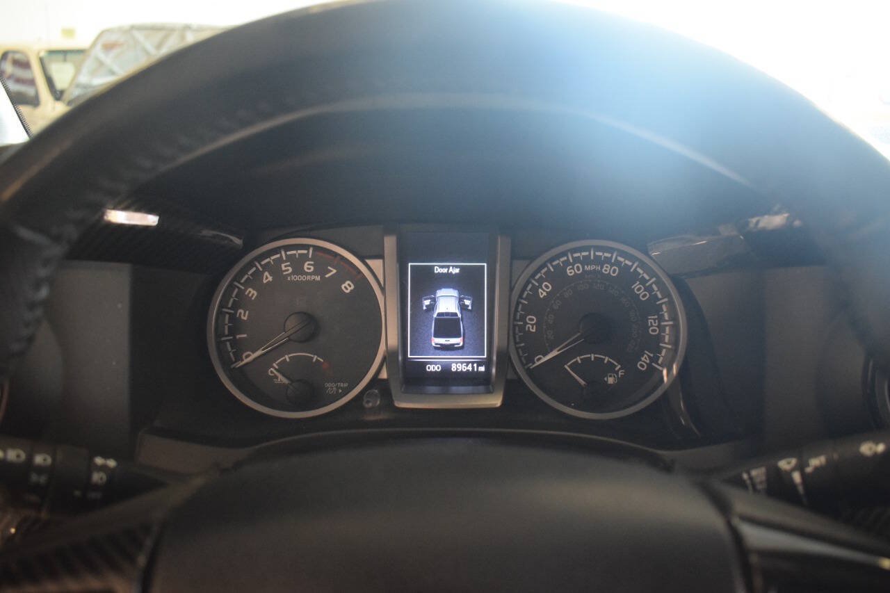 Used 2017 Toyota Tacoma SR5 RWD image 73