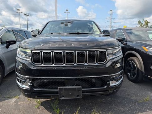 Used 2023 Jeep Wagoneer 4WD w/ Premium Group I image 13