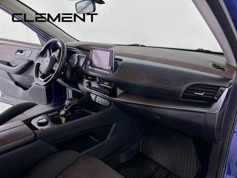 Used 2022 Nissan Rogue SV image 32