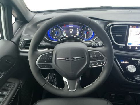 New 2026 Chrysler Pacifica Select FWD image 14