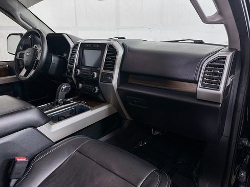 Used 2016 Ford F150 Lariat w/ Equipment Group 502A Luxury image 28