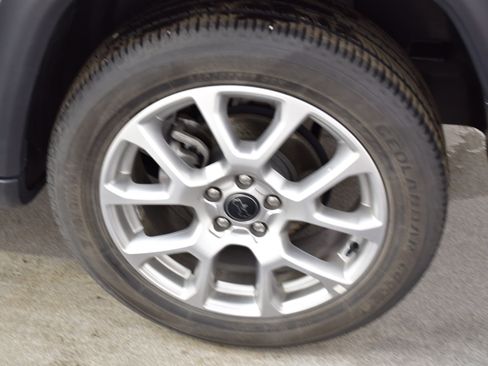 Used 2025 Jeep Compass Limited image 36