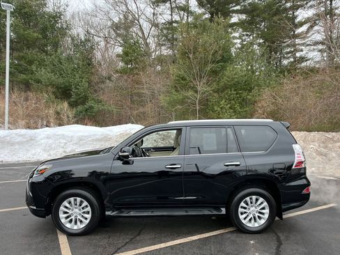 Used 2021 Lexus GX 460 w/ Accessory Package image 2