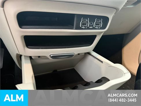 Used 2023 Chrysler Pacifica Touring-L FWD image 22