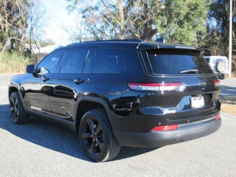 Certified 2022 Jeep Grand Cherokee L Laredo AWD/4WD image 4