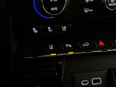 Used 2022 Chevrolet Silverado 3500 High Country w/ Technology Package image 21